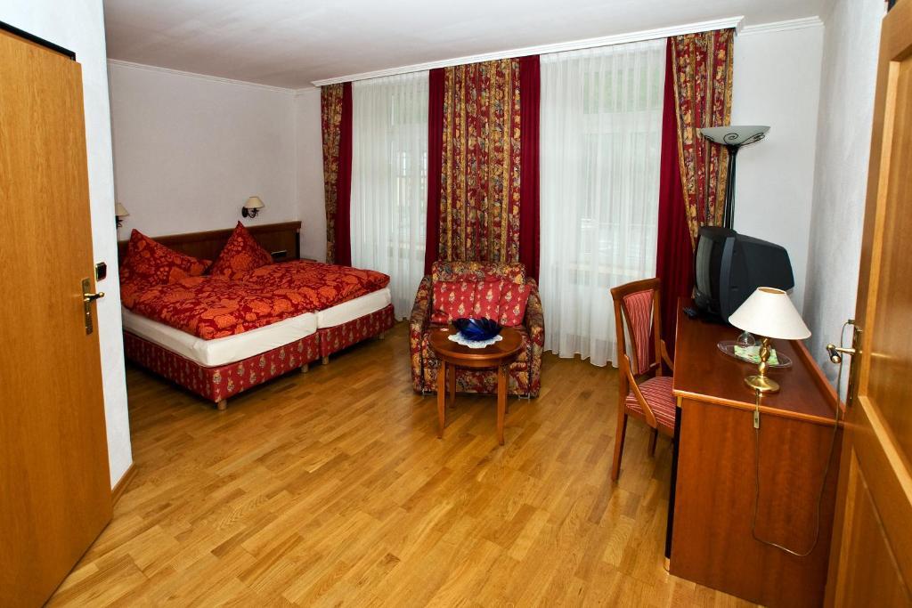 Moselland Hotel Im Enderttal Zum Onkel Willi Cochem Pokoj fotografie