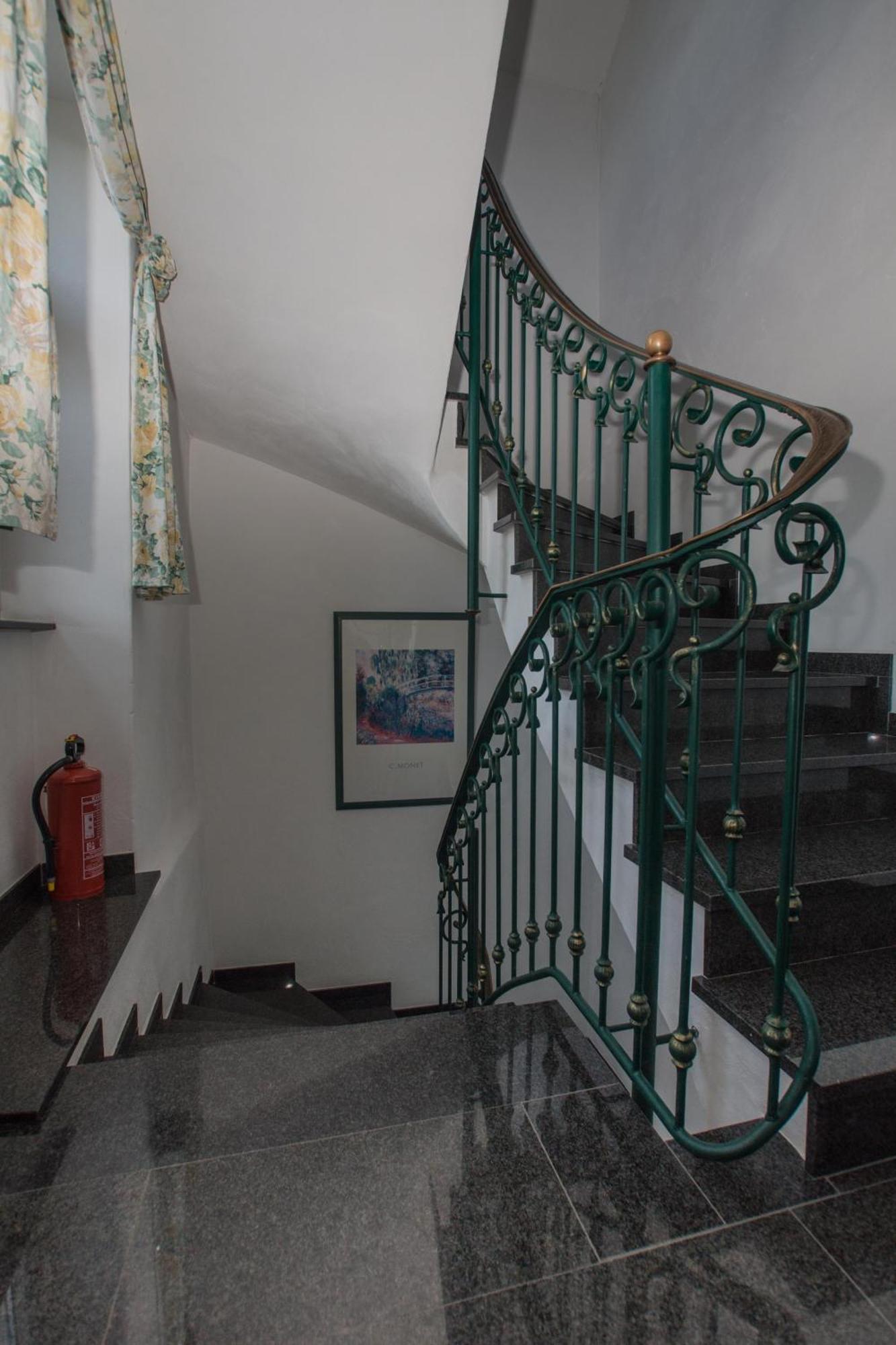 Moselland Hotel Im Enderttal Zum Onkel Willi Cochem Exteriér fotografie